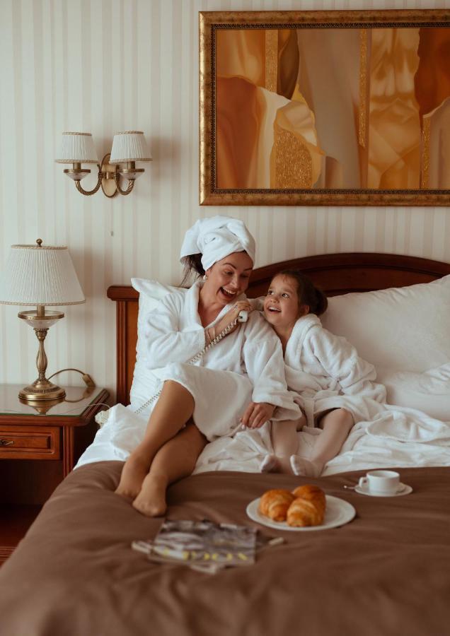 Nadiya Hotel Iwano-Frankiwsk Zewnętrze zdjęcie