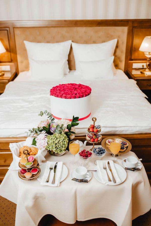 Nadiya Hotel Iwano-Frankiwsk Zewnętrze zdjęcie