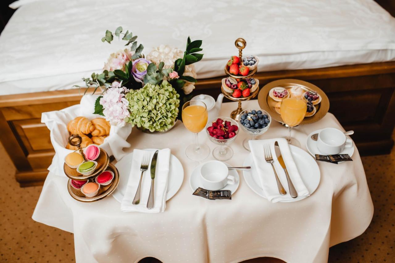Nadiya Hotel Iwano-Frankiwsk Zewnętrze zdjęcie