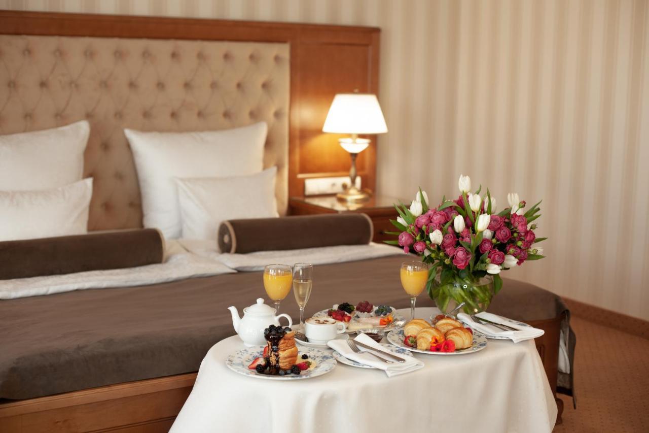 Nadiya Hotel Iwano-Frankiwsk Zewnętrze zdjęcie