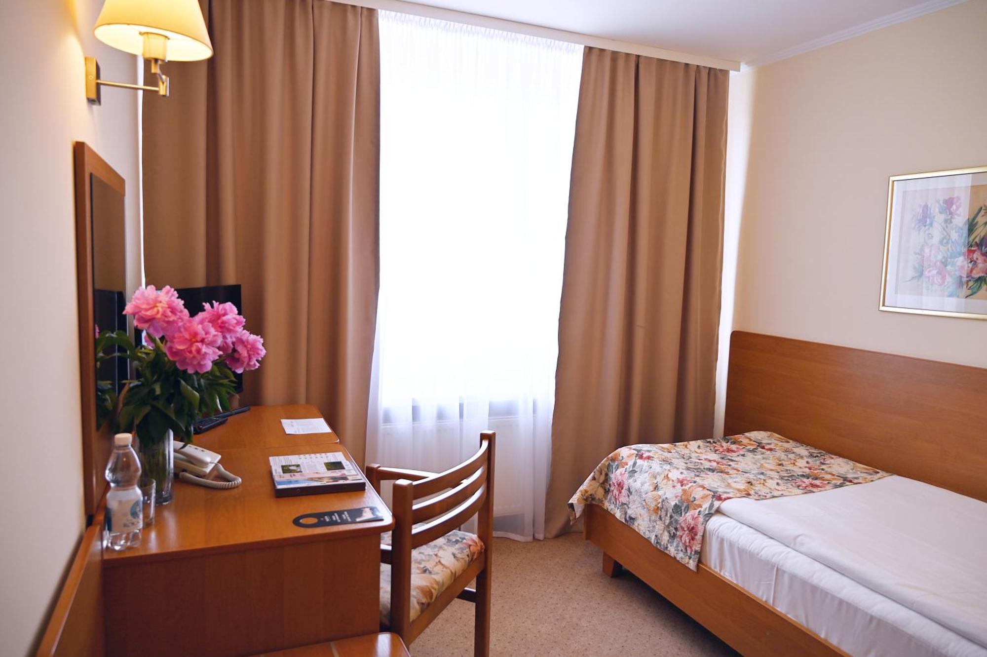 Nadiya Hotel Iwano-Frankiwsk Zewnętrze zdjęcie