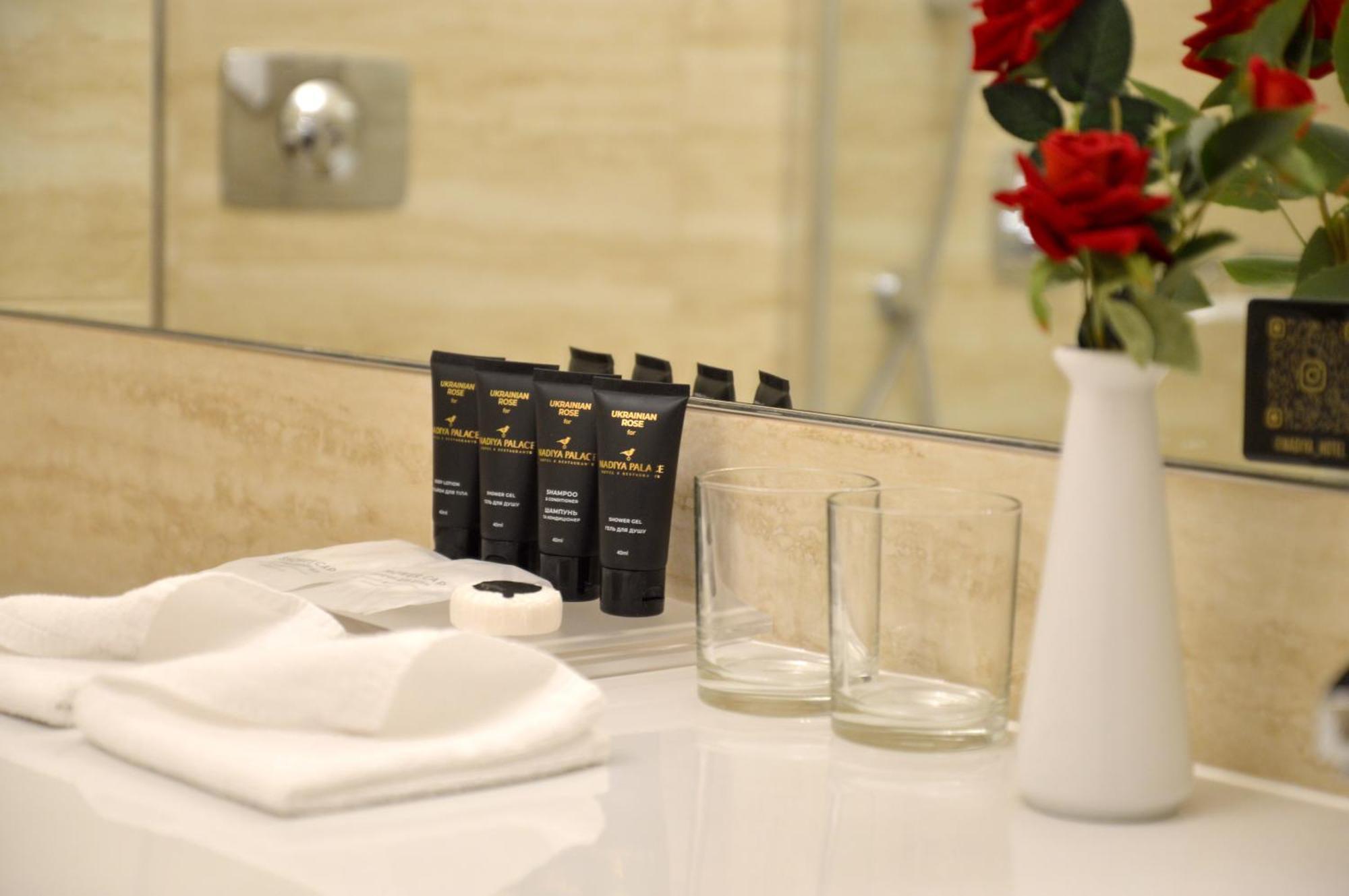 Nadiya Hotel Iwano-Frankiwsk Zewnętrze zdjęcie