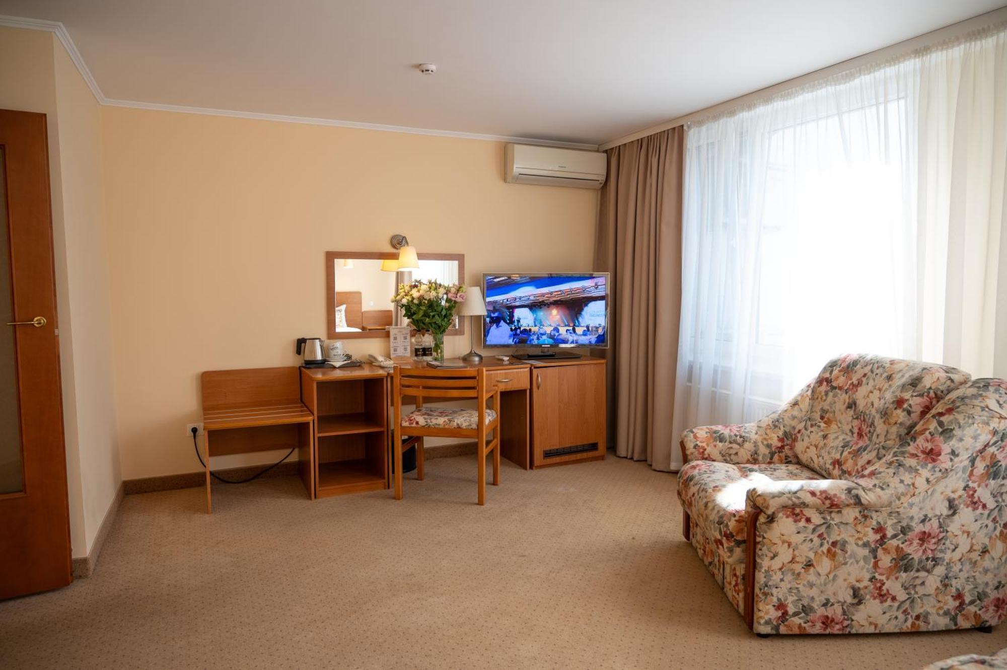 Nadiya Hotel Iwano-Frankiwsk Pokój zdjęcie