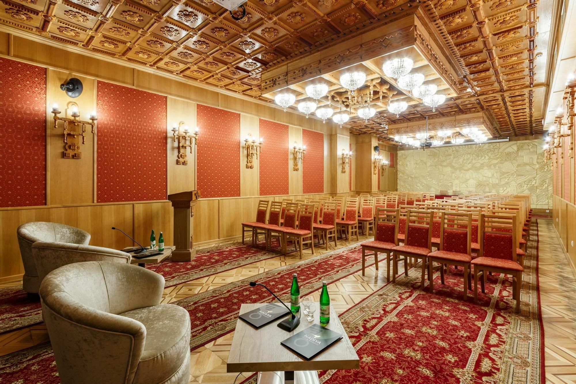 Nadiya Hotel Iwano-Frankiwsk Zewnętrze zdjęcie