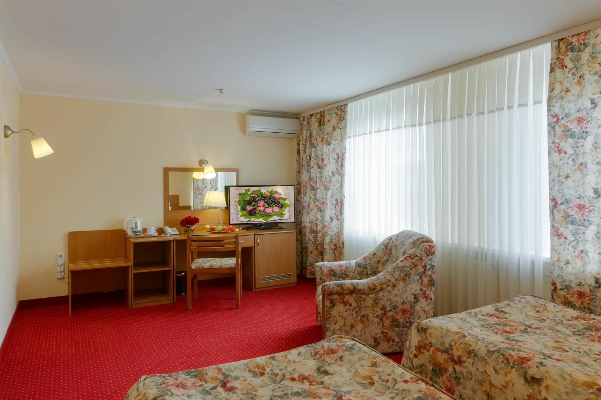 Nadiya Hotel Iwano-Frankiwsk Zewnętrze zdjęcie